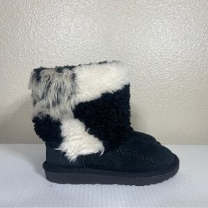 UGG Classic Short Patchwork Fluff Boot Black Youth Size 2‎